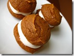 pumpkin-spice-whoopie-pie
