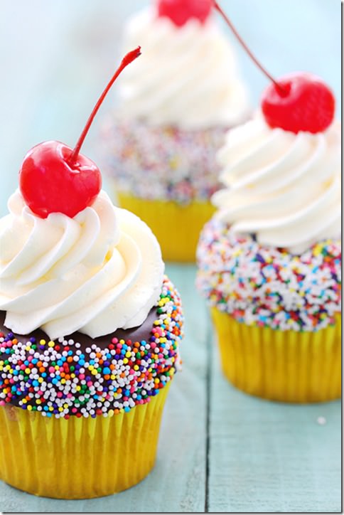BananaSplitCupcakes.
