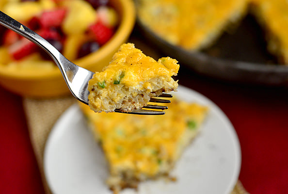 Low-Carb Breafkast Skillet made with cauliflower hash browns | iowagirleats.com