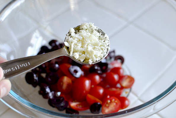 Mediterranean Orzo Salad | iowagirleats.com