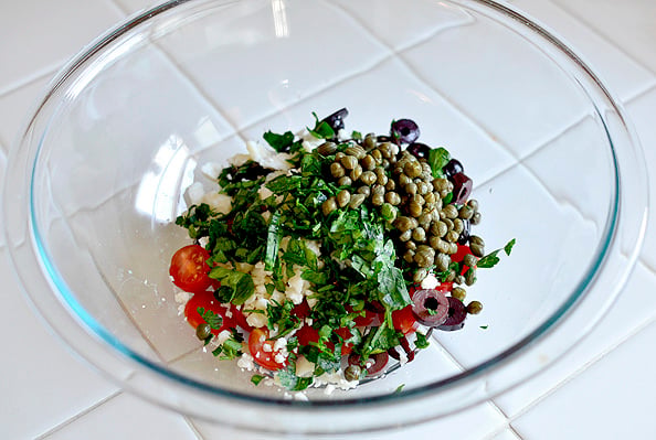 Mediterranean Orzo Salad | iowagirleats.com