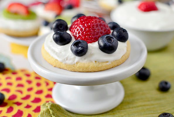 Mini Fruit Pizzas with Marshmallow Creme Frosting | iowagirleats.com