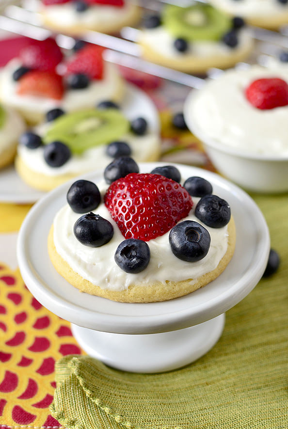 Mini Fruit Pizzas with Marshmallow Creme Frosting | iowagirleats.com