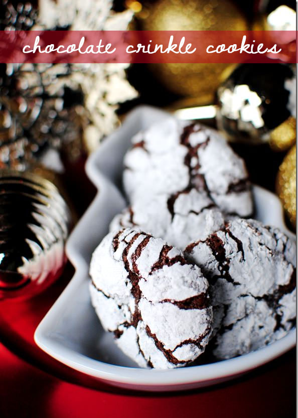 Chocolate Crinkle Cookies are such a treat around the holidays, or anytime! This sweet and chocolate cookie recipe totally hits the spot. | iowagirleats.com