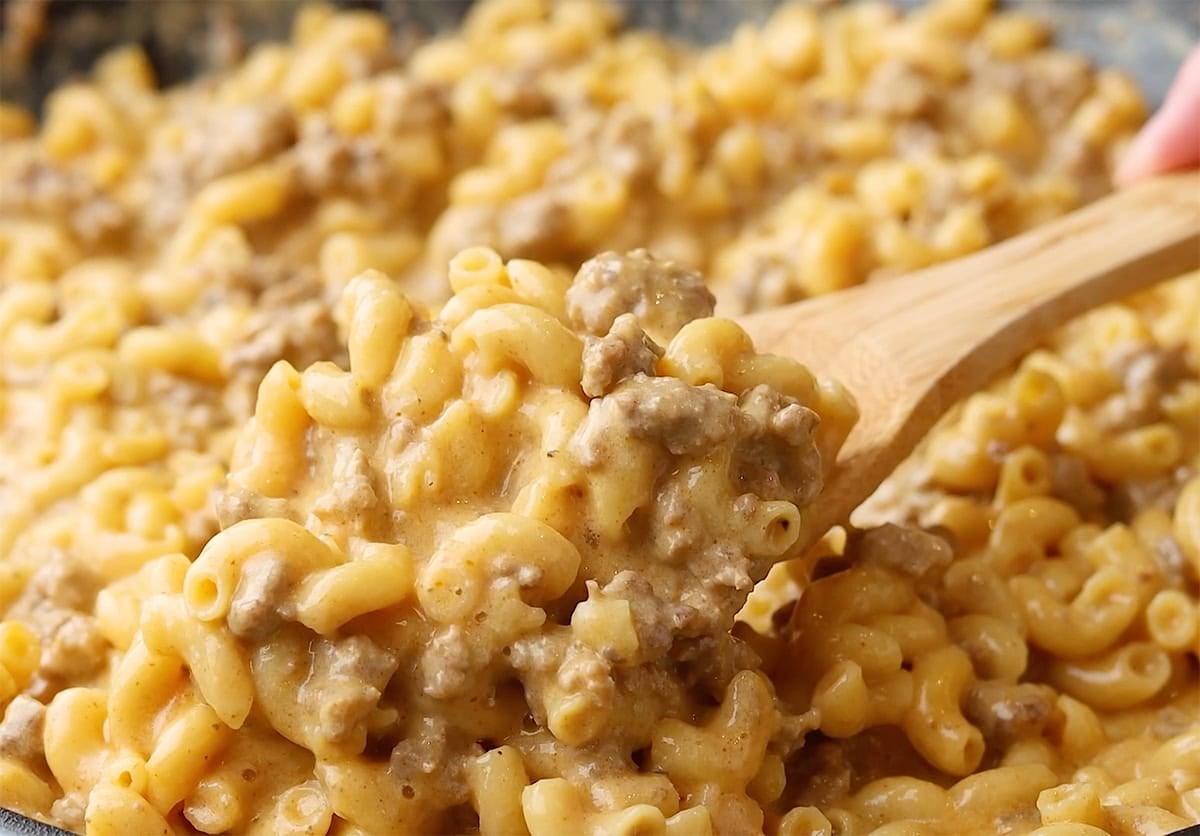 DSC_0516 homemade cheeseburger helper in a pan