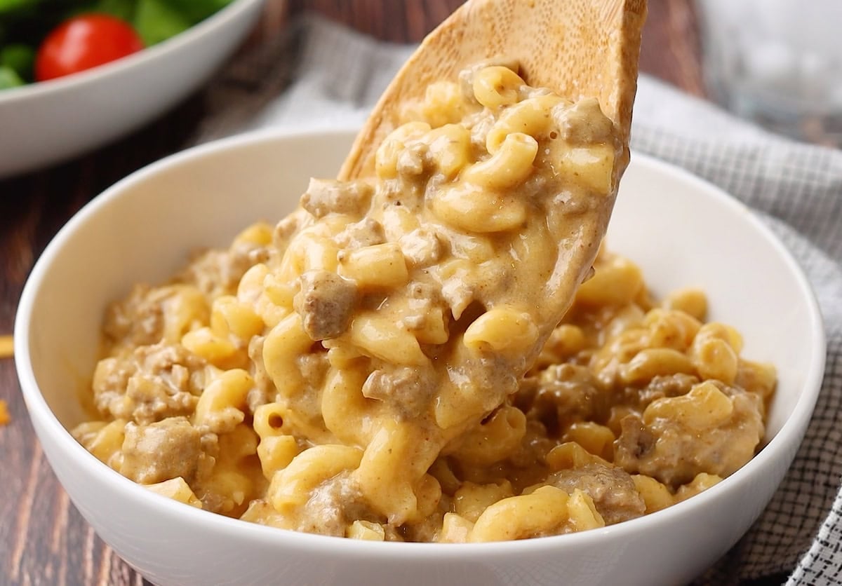 DSC_0508 spoon putting homemade cheeseburger helper in a bowl