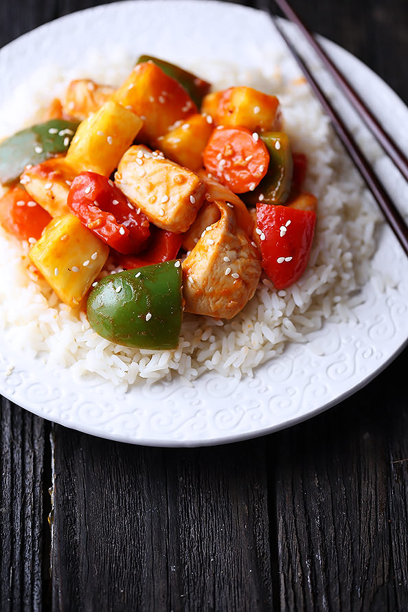Lighter Sweet & Sour Chicken from Ali @ Gimme Some Oven | iowagirleats.com