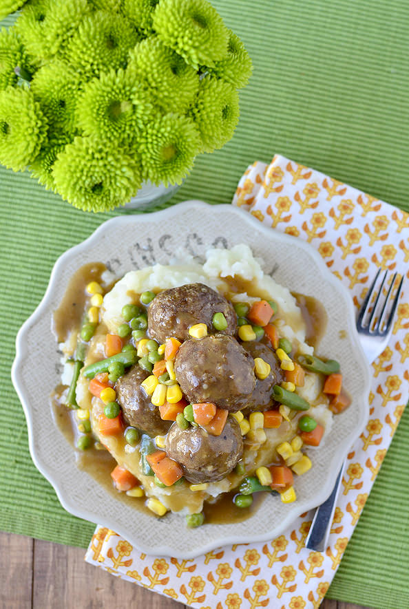 Shepherds Pie Meatballs and Mashed Potatoes is especially fun for St. Patrick's Day! | iowagirleats.com