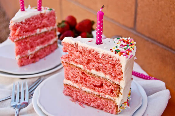 3-Layer-Strawberry-Cake-with-Creamy-Vanilla-Frosting_mini