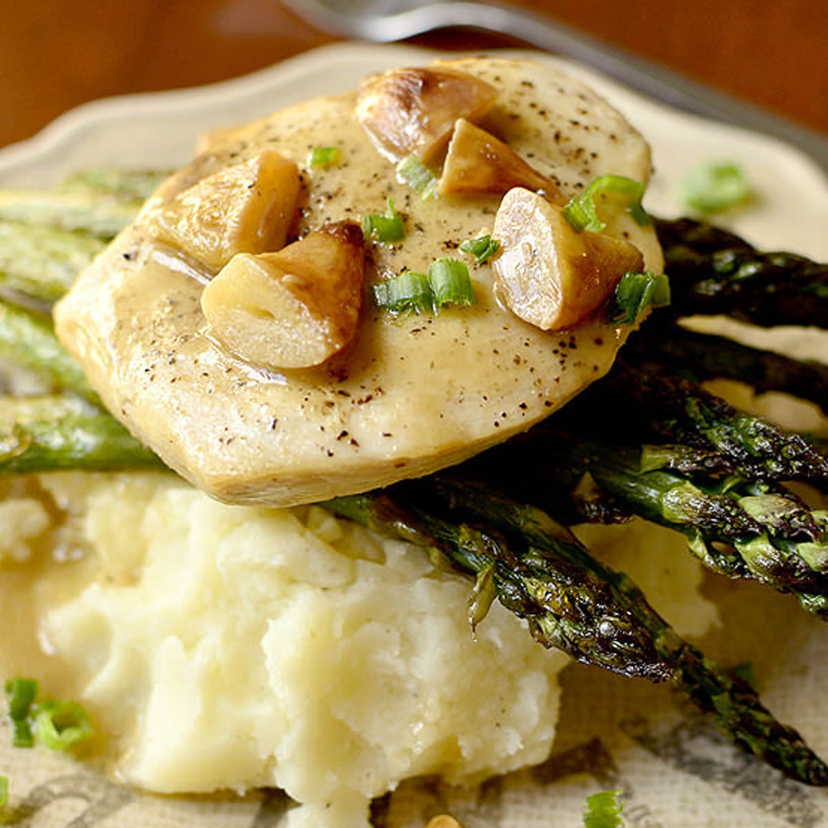 "Roasted" Garlic Chicken Skillet