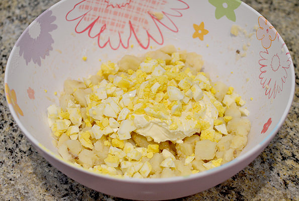 Moms Classic Potato Salad Recipe | iowagirleats.com