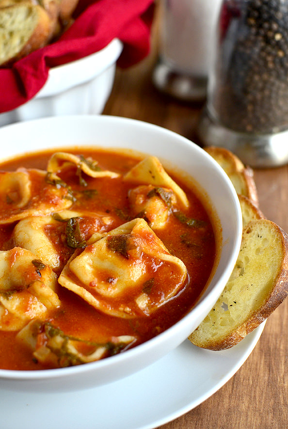 15 Minute Tomato Basil Soup with Cheese Tortellini | Iowagirleats.com