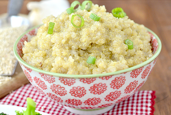 Creamy Parmesan-Garlic Quinoa #sidedish @IowaGirlEats | iowagirleats.com