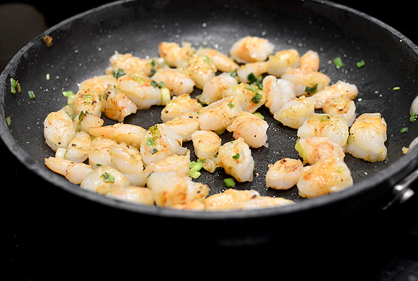 Smoked Cheddar Shrimp & Grits Bites | iowagirleats.com