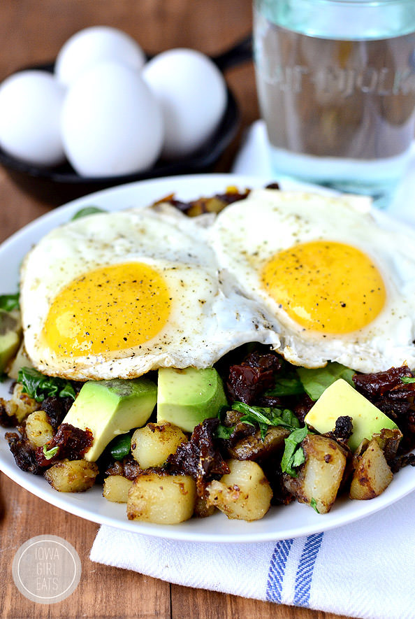 Spinach, Avocado and Sun-Dried Tomato Home Fries Skillet | iowagirleats.com