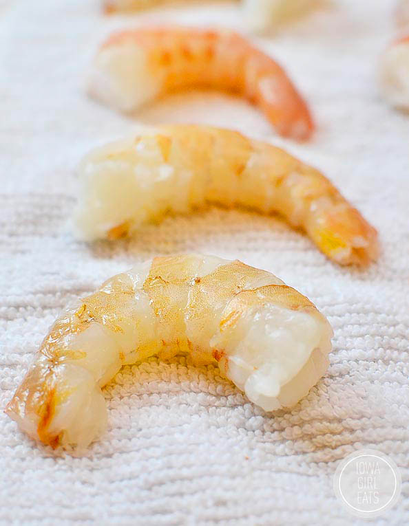 raw shrimp on paper towels