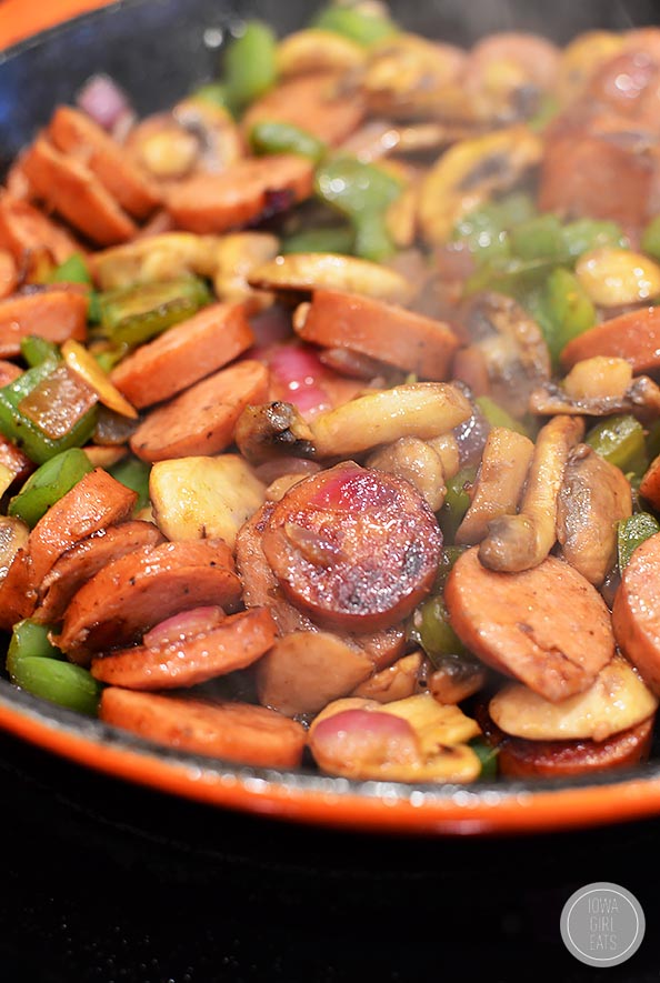 Sausage, Pepper and Mushroom Hash is for the heartiest of appetites - hearty, savory, and extremely filling! #glutenfree | iowagirleats.com