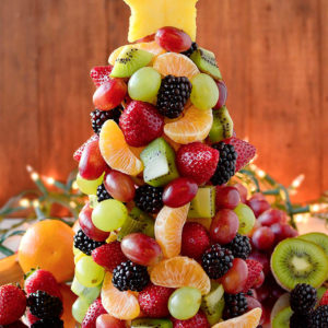 Christmas tree fruit tree using a pineapple