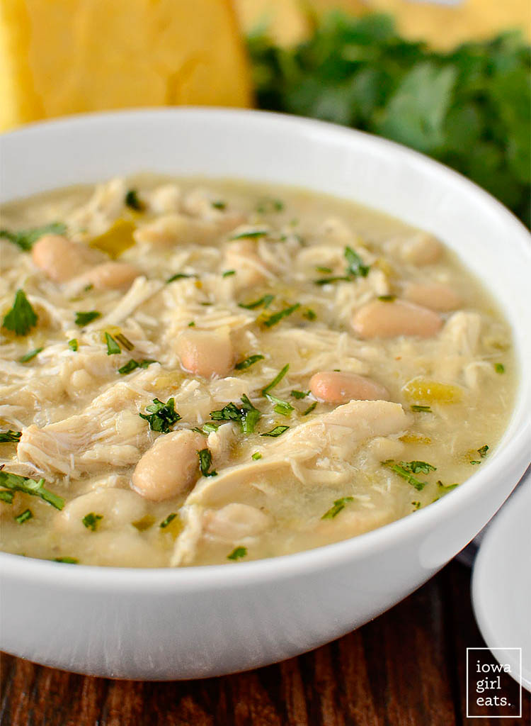 CrockPot White Chicken Chili - Easy, Flavorful and Healthy