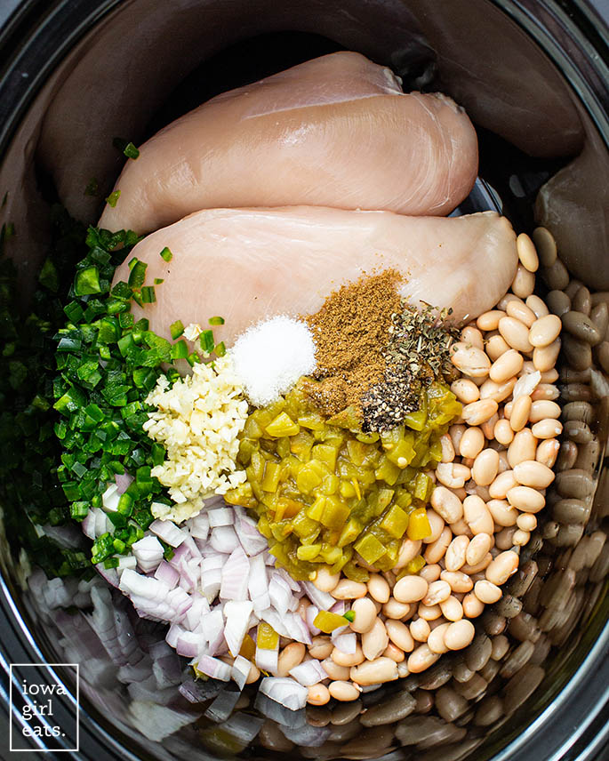 ingredients for crock، white chicken chili in the slow cooker