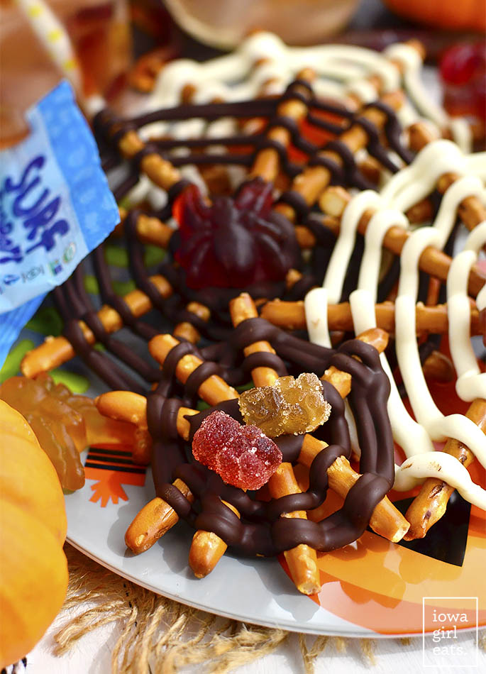 Two cute and creepy Halloween treats that are gluten-free and food allergy-friendly. Make for a Halloween party or as a fun activity with your kids! | iowagirleats.com