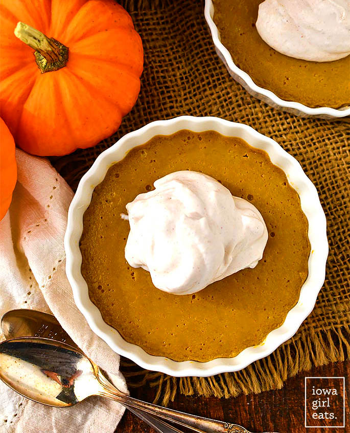 crustless pumpkin pie with whipped topping
