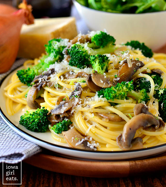 plate of pasta with broccoli