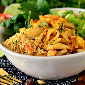 featured image of gluten free chicken pad thai