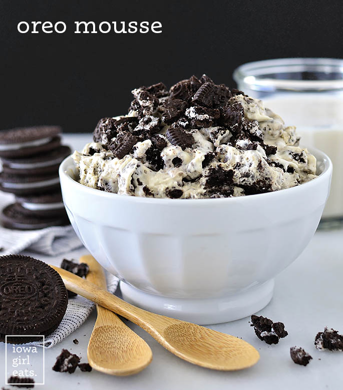 Bowl of Oreo Mousse with spoons
