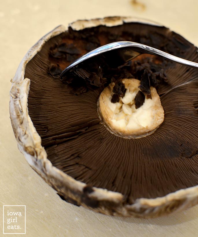 how to scrape out the gills of a portobello mushroom