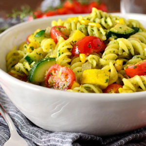 featured image of pesto veggie pasta