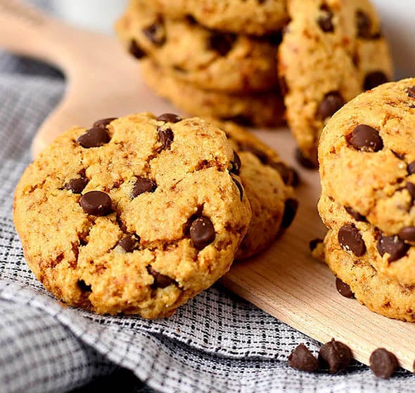 Almond Flour Chocolate Chip Cookies