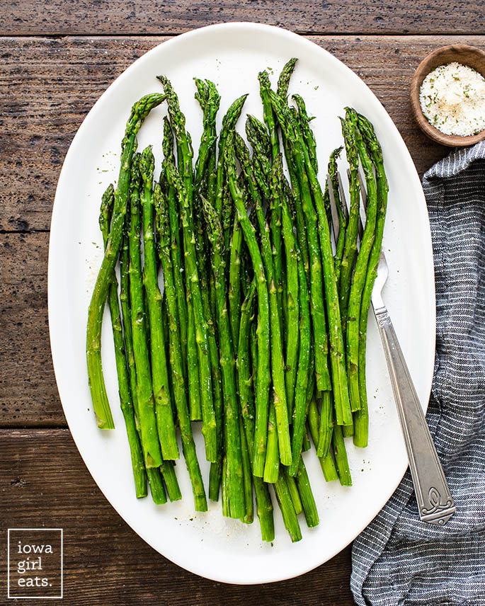 Air Fried asparagus on a plate