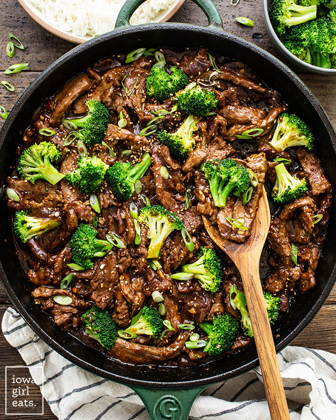 skillet of broccoli beef