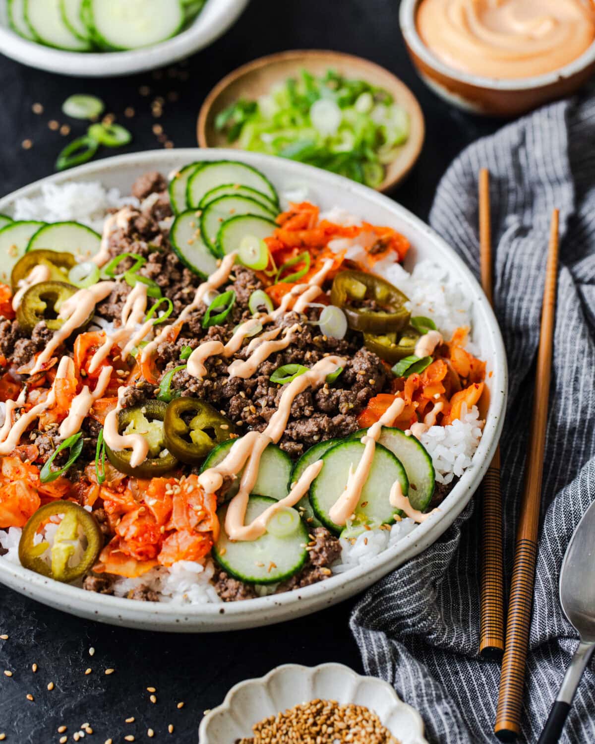 korean style beef bowl with toppings